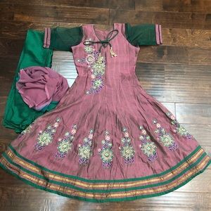 Teenager Indian Pakistani dress